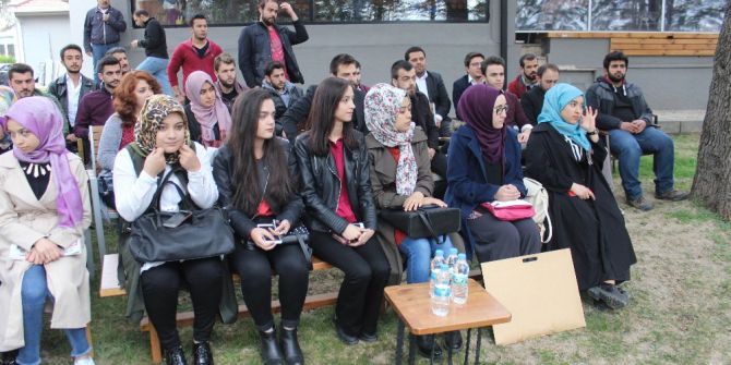 Ak Parti Gençlik Kolları Genel Başkanı Eskişehir’de Öğrencilerle Buluştu