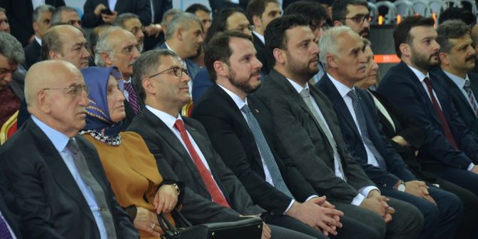 Bakan Albayrak: “En Fazla 2 Defa Seçilebilen Cumhurbaşkanı Mı Diktatör"