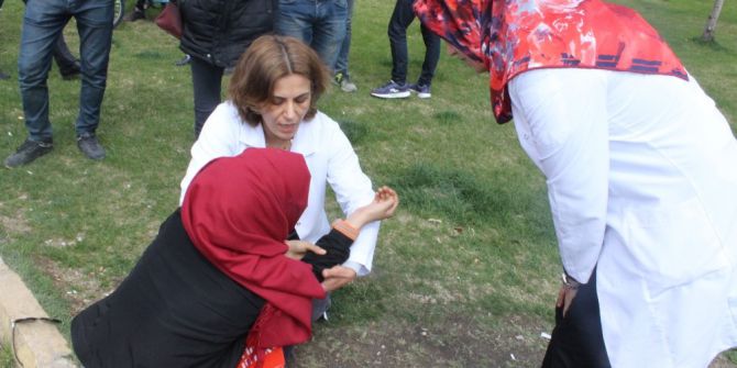 Motosiklet Yayaya Çarptı: 1 Yaralı