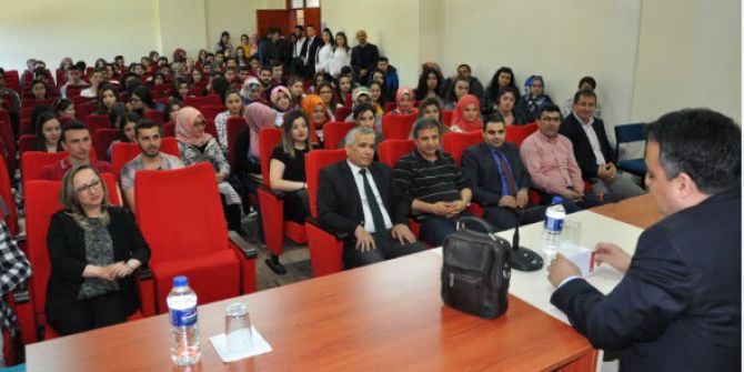 Simav Kaymakamı, Myo Öğrencileriyle ’Kariyer Günleri’nde Buluştu