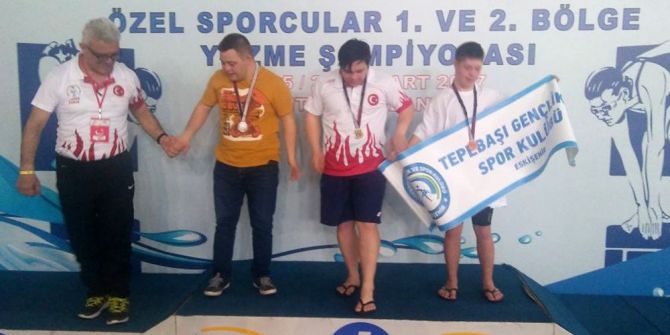 Eskişehirli Yüzücüler Engel Tanımıyor