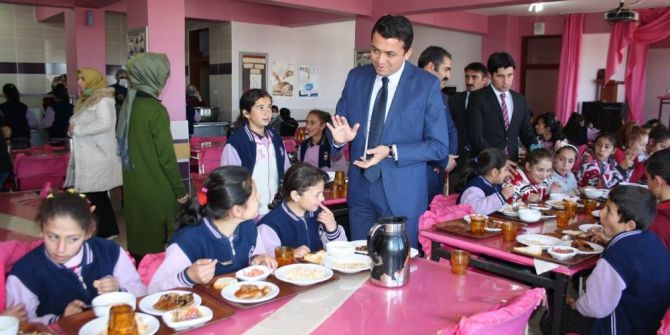 Selim Kaymakamı Okul Ziyaretlerine Devam Ediyor