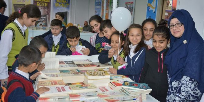 Siirt Kitap Fuarı Dördüncü Gününde De İlgi Gördü