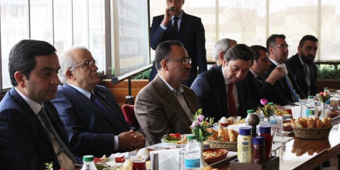 Bakan Bozdağ: “Manşetleri Yalanlar Üzerine İnşa Ediyor”