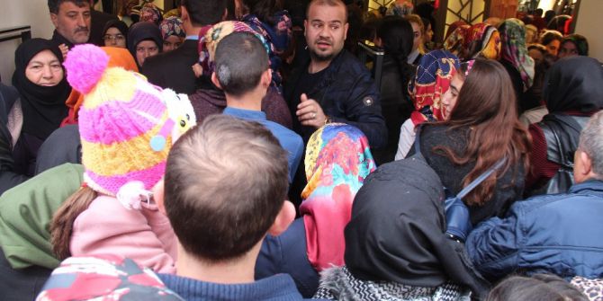 Mağaza Açılışında İzdiham