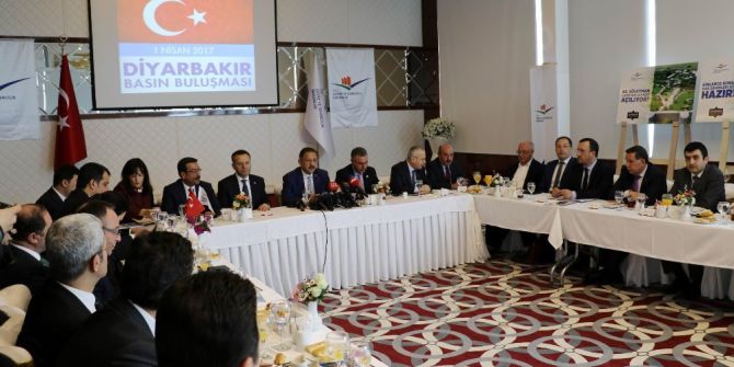 Bakan Özhaseki Terörden Hasar Gören 7 Bölgede 10 Milyar Liralık Yatırım Yapılacağını Açıkladı