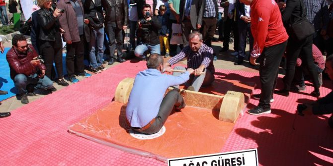 Oklar, Bu Kez Ulu Fatih’in Anısına Yaydan Fırladı