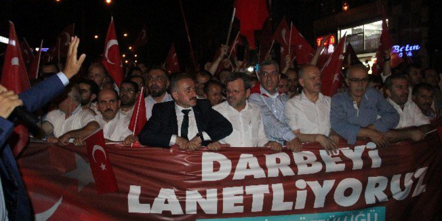 Bursalı Din Görevlileri Meydana Yürüdü