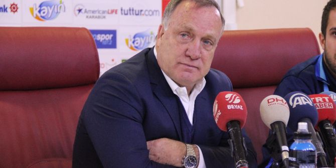 Advocaat: "Oyuncular Benim Dediklerimi Yapmak Zorundalar. Sezon Sonuna Kadar Patron Benim"