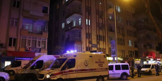 Antalya’da Alacak-verecek Kavgası Kanlı Bitti: 1 Ölü, 1 Yaralı