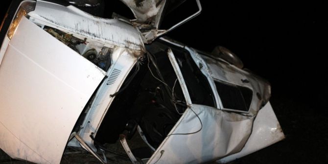 Otomobil Takla Attı: 1 Ölü, 2 Yaralı