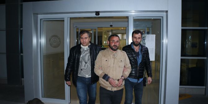 Muhtara Bıçaklı Saldırı Güvenlik Kamerasında