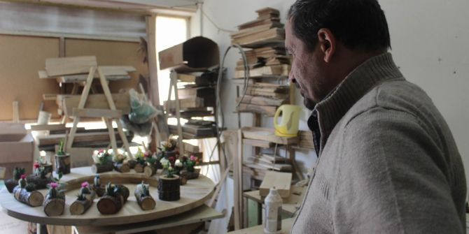 Emekli Astsubay Tasarımları İle Odunlara Renk Katıyor