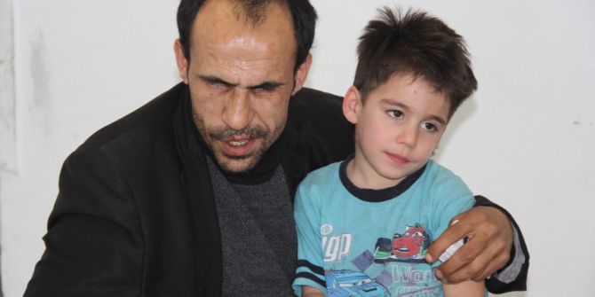 Görme Engelli Babanın Epilepsi Çocukları İçin Fedakarlığı Görenleri Duygulandırıyor