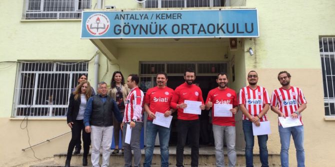 Antalyasporlu Taraftarlardan Örnek Davranış