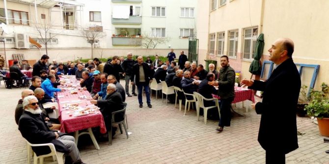 Ak Parti Mudanya İlçe Başkanı Kaya Esnaf Ve Vatandaşla Bir Araya Geldi