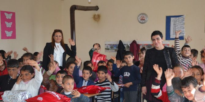 Hayırsever Kadınlardan Öğrencilere Yardım