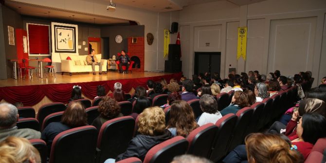 Buca’da Tiyatro Dolu Hafta
