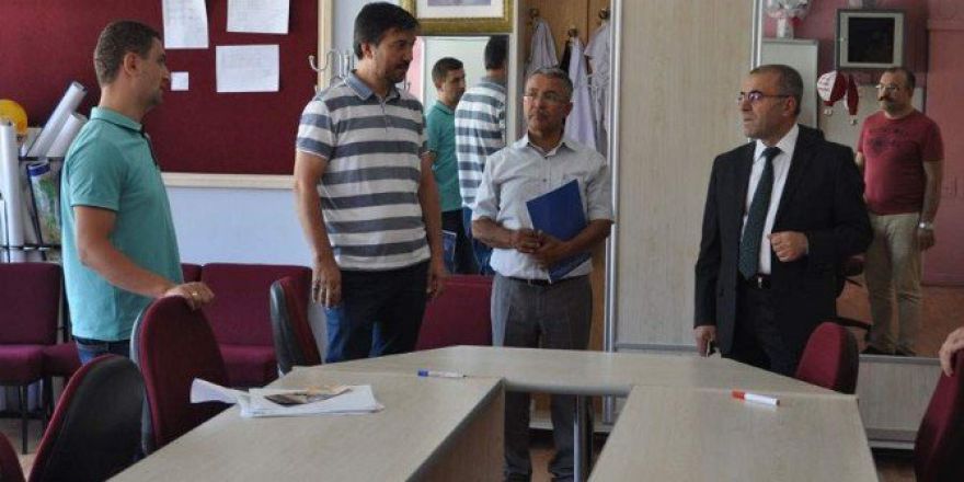 İl Milli Eğitim Müdürü Demir, Tercih Danışmanlığı Komisyonlarını Ziyaret Etti‏