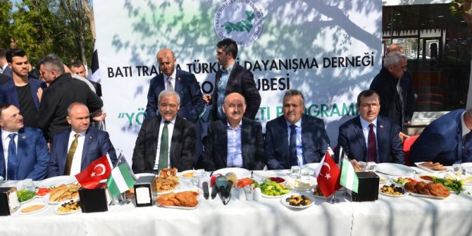 Bakan Müezzinoğlu Vatandaşa Sigarayı Bıraktırdı