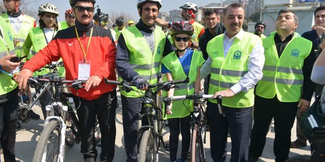 Başkan Edebali Pedal Çevirerek Yıldırımlıları Sağlıklı Hayata Davet Etti