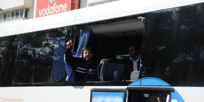Elazığsporlu Taraftarları Taşıyan Otobüse Saldırı İddiası