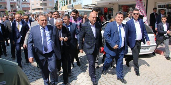 Bakan Müezzinoğlu’ndan Kınık Ziyareti
