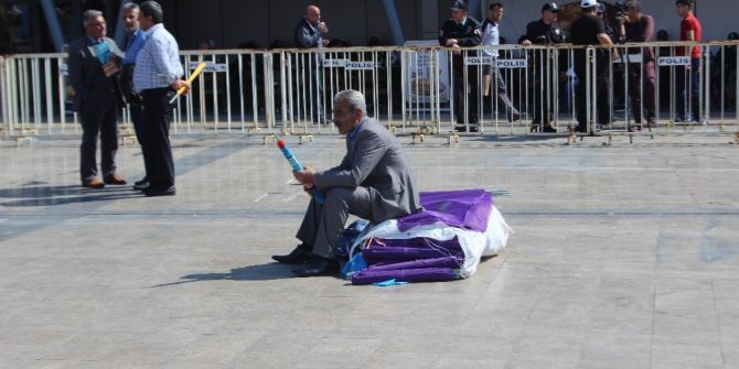 Aydın’da Hdp’nin ‘Hayır’ Mitingi Beklenen İlgiyi Görmedi