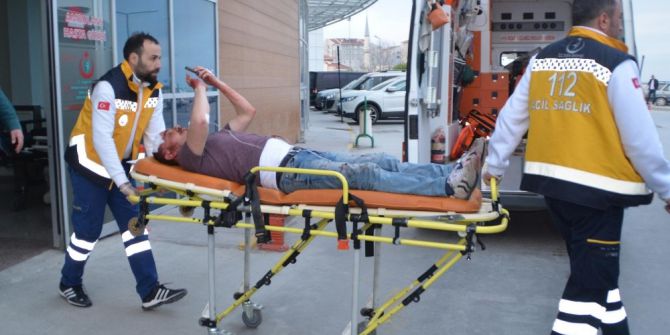 Tartıştığı Kişiyi Şişe İle Yaraladı