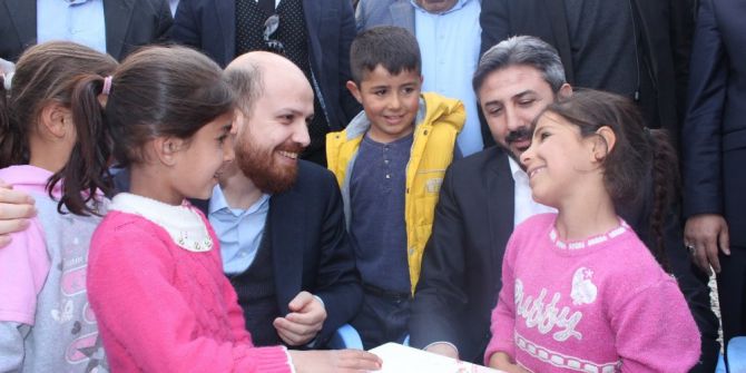 Bilal Erdoğan Depremde Hasar Gören Bölgeleri Gezdi