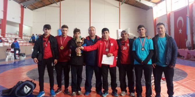Türkiye Yıldızlar Güreş Şampiyonası’na İhlas Koleji Damgasını Vurdu