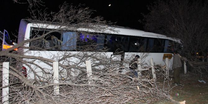 Konya’da Tur Otobüsü Kaza Yaptı: 15 Yaralı