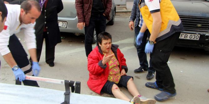 Dikkatsiz Sürücü Yaşlı Kadını Canından Ediyordu
