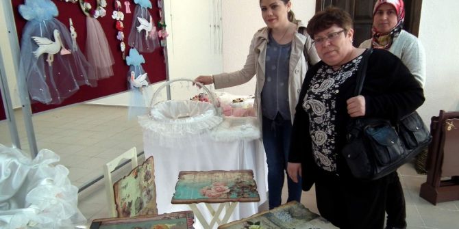 Efeler’de Huzurevi Sakinleri Sergi Düzenledi