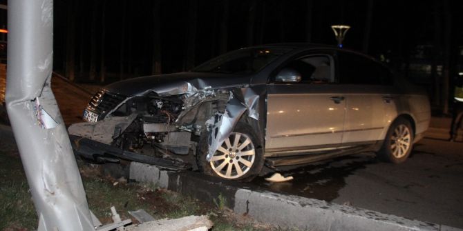 Elazığ’da Trafik Kazası: 2 Yaralı