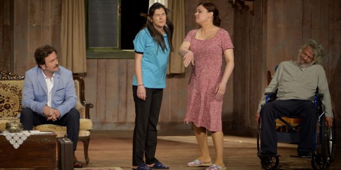 Döşemealtı Tiyatrosu Ağlattı