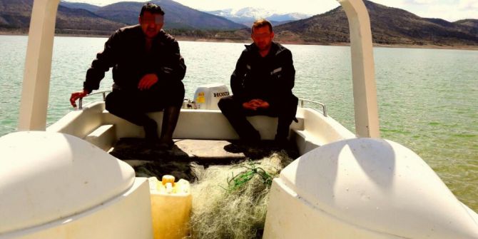Beyşehir Baraj Gölünde Balık Avından Kullanılan Yasak Ağ Ele Geçirildi