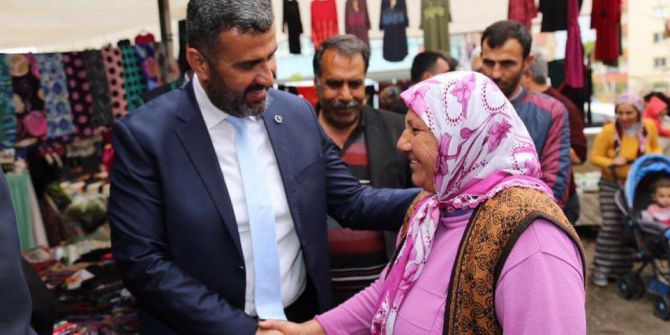 Başkan Altan, Pazarda "Evet" İçin Destek İstedi