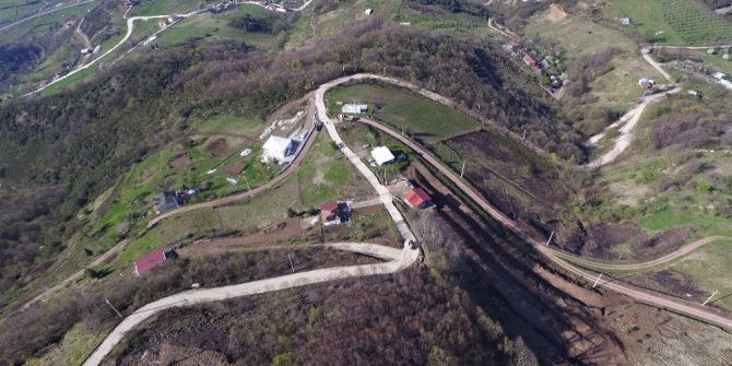 Başiskele’de Yol Onarım Ve Genişletme Çalışması Devam Ediyor