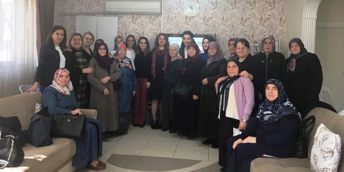 İzmit’te Kadınlara Hakları Anlatılıyor