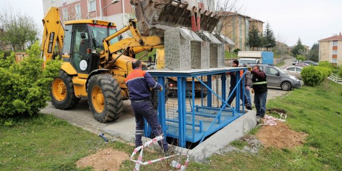 Başiskele’de Yer Altı Çöp Konteyner İmalat Çalışmaları Sürüyor