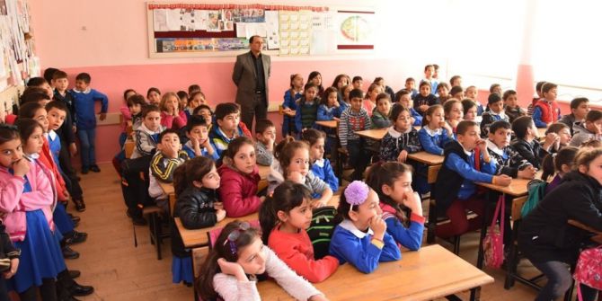 Kocasinan Belediyesi Öğrencilere Geri Dönüşümü Anlatıyor