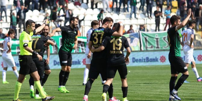 Medipol Başakşehir Sendeledi