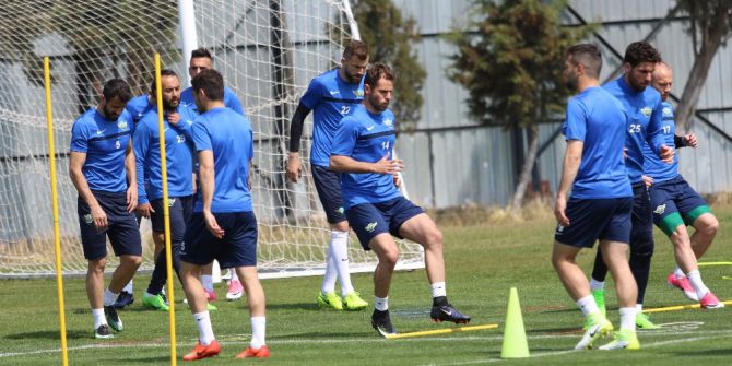 Akhisar Belediyespor’da Hedef Turu Geçmek