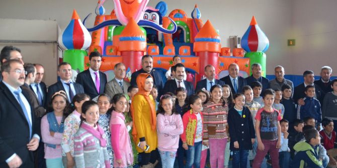 Hasköylü Öğrencilere Şişme Oyun Parkı