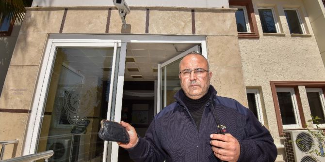 Buldukları Cüzdanı Polis Merkezine Teslim Ettiler