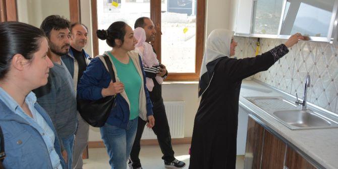 Yüzlerce Hak Sahibi Oturacakları Evleri Yakından İnceledi