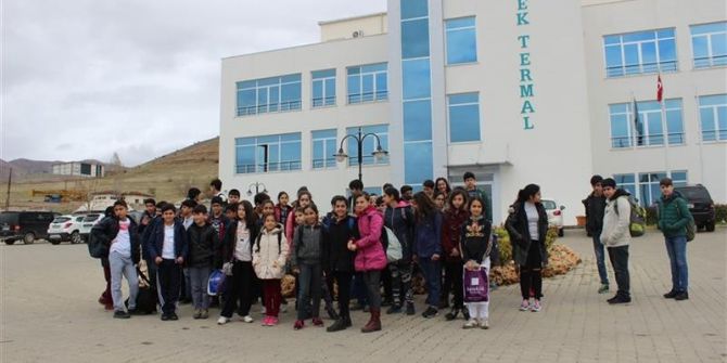 Tunceli Belediyesi’nden Başarılı Öğrencilere Termal Gezisi