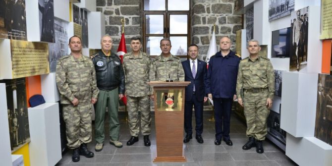 Akar, Kuvvet Komutanlarıyla Diyarbakır’da