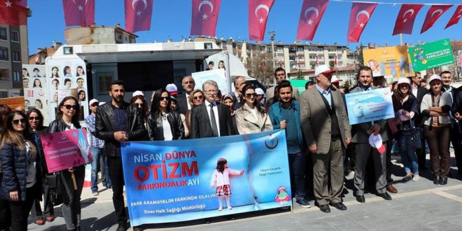 Otizme Dikkat Çekmek İçin Yürüdüler